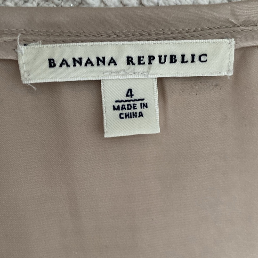 Banana Republic Floral Sleeveless Top - Blue/Purple and Sand. Size 4 - Picture 11 of 14